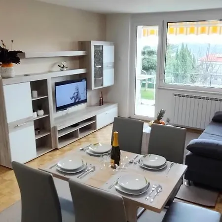 Bright With Terrace For 5 Pax Dd2