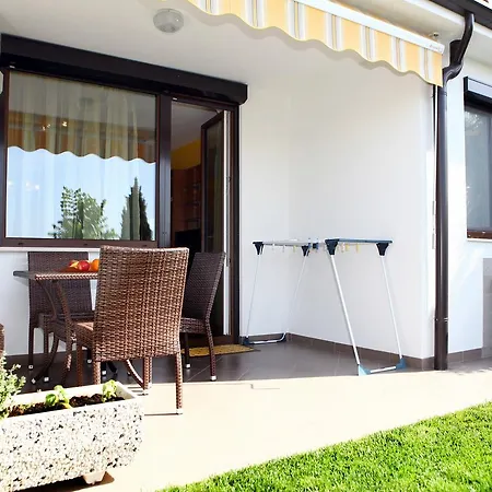 Bright With Terrace For 5 Pax Dd2 Lucija