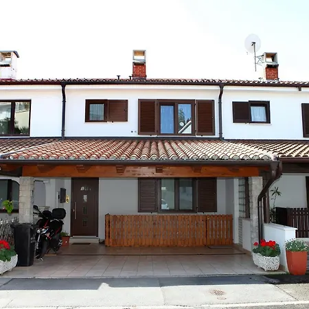Bright With Terrace For 5 Pax Dd2 Lucija